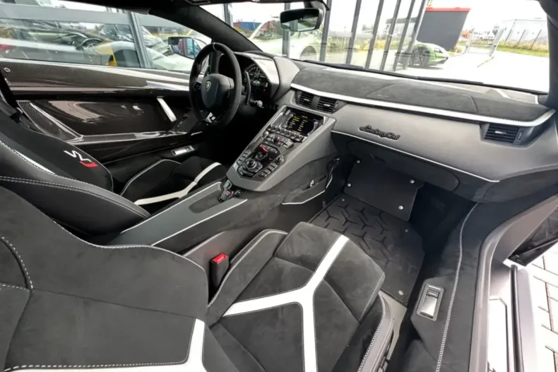 Lamborghini Aventador din 2021 cu 4.837 km - oferta LAM159830 - foto 19