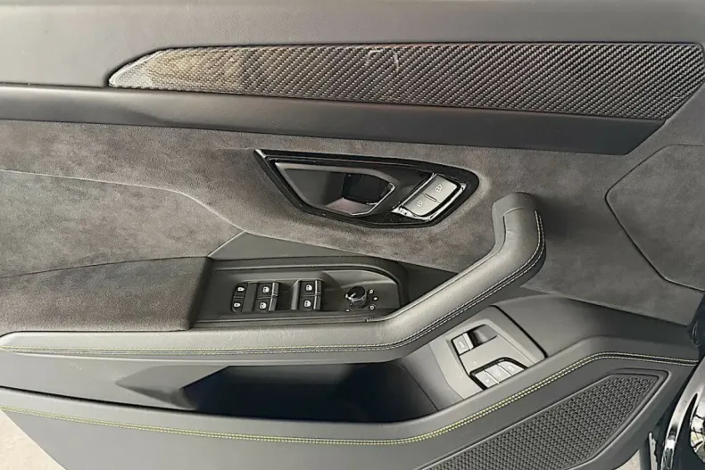 Lamborghini Urus din 2024 cu 13.740 km - oferta LAM159834 - foto 15