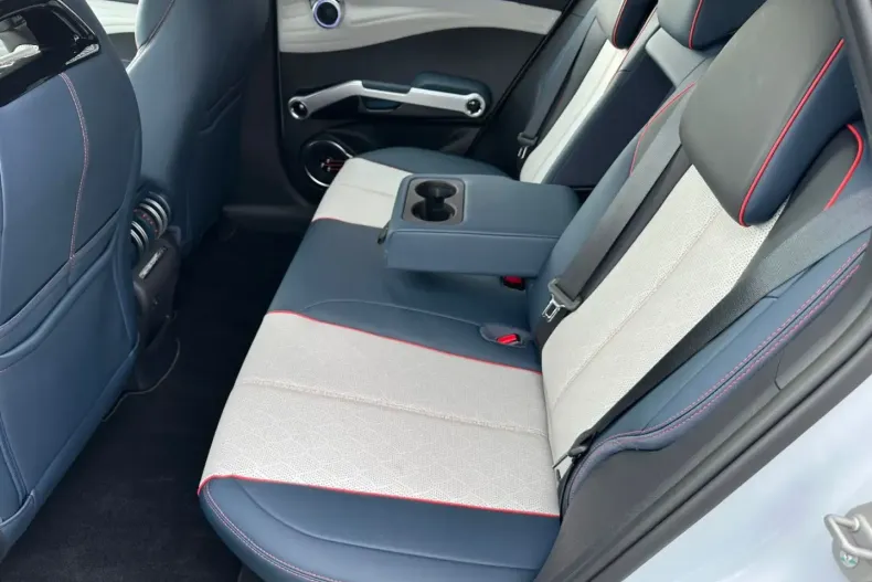 BYD ATTO 3 din 2023 cu 6.453 km - oferta BYD159846 - foto 15