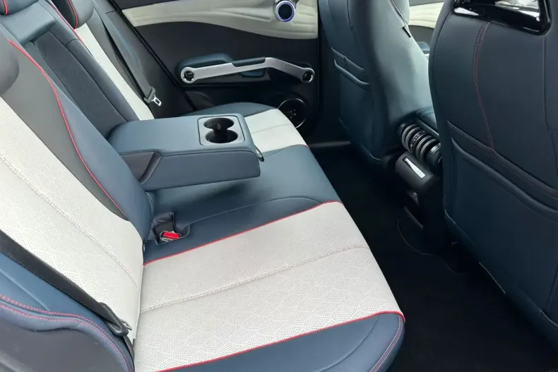 BYD ATTO 3 din 2023 cu 6.453 km - oferta BYD159846 - foto 19