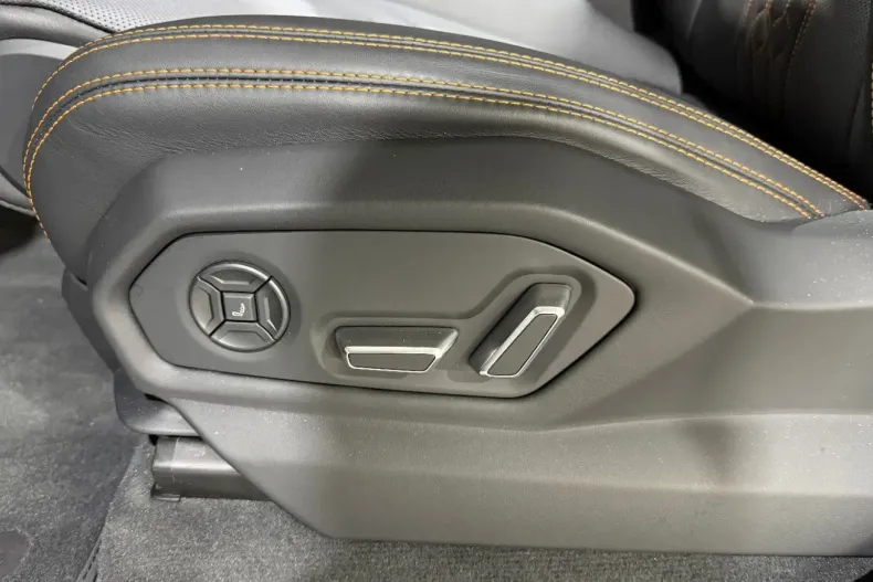 Lamborghini Urus din 2025 cu 12.000 km - oferta LAM159847 - foto 28