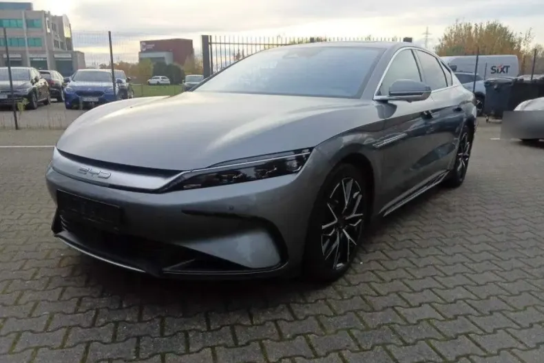 BYD HAN din 2023 cu 19.236 km - oferta BYD159850 - foto 1