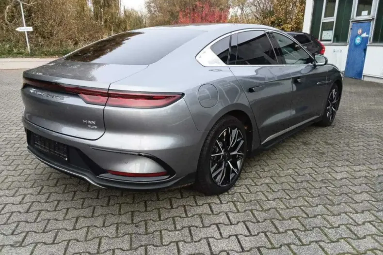 BYD HAN din 2023 cu 19.236 km - oferta BYD159850 - foto 3