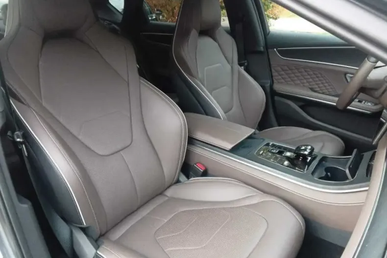 BYD HAN din 2023 cu 19.236 km - oferta BYD159850 - foto 5