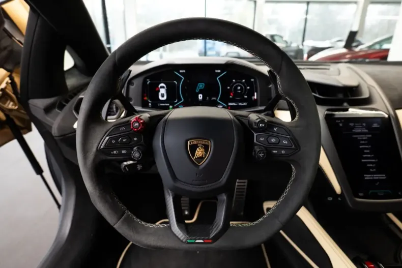Lamborghini Revuelto din 2024 cu 5.500 km - oferta LAM159853 - foto 8
