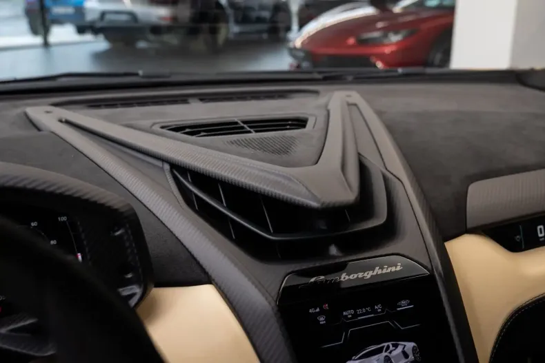 Lamborghini Revuelto din 2024 cu 5.500 km - oferta LAM159853 - foto 14