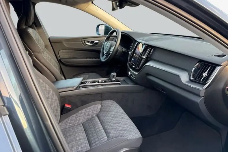 Volvo XC60 din 2024 cu 11.878 km - oferta VOL159855 - foto 8