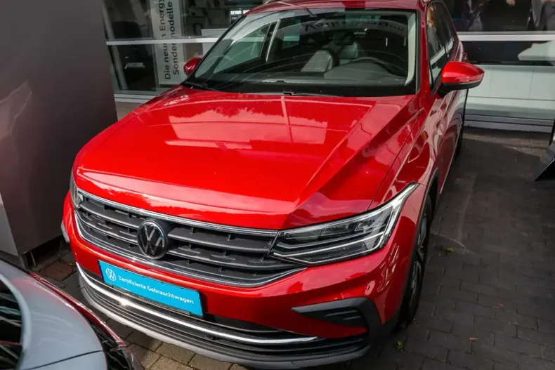Volkswagen Tiguan din 2022 cu 69.400 km - oferta VOL159861 - foto 2