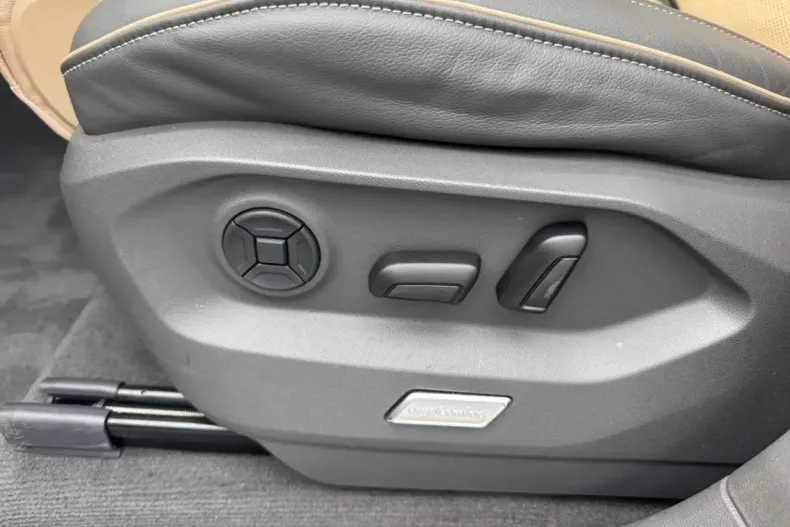 Volkswagen Touareg din 2024 cu 27.852 km - oferta VOL159902 - foto 16