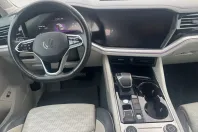 Volkswagen Touareg din 2022 cu 58.356 km - oferta VOL159903 - foto 10