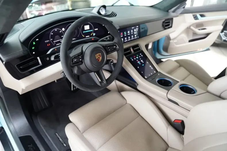 Porsche Taycan din 2022 cu 67.200 km - oferta POR159904 - foto 9