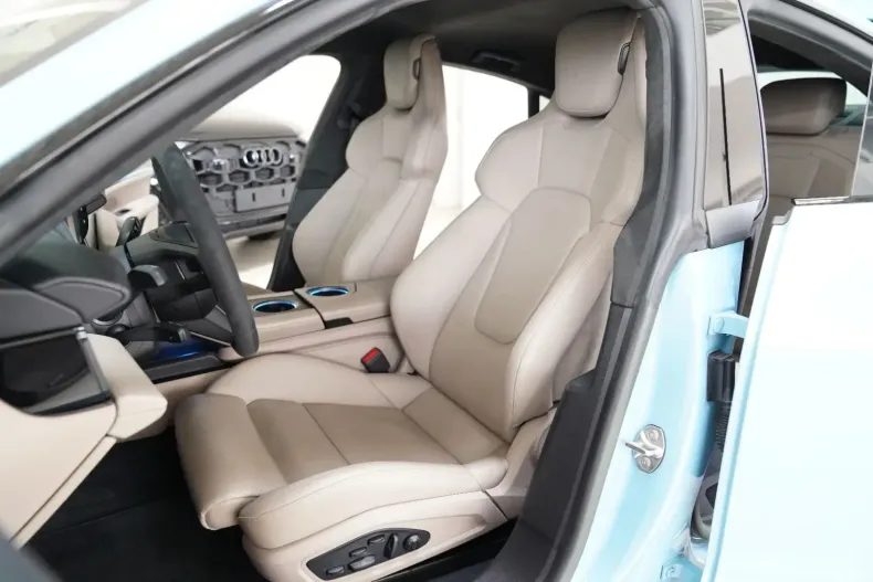 Porsche Taycan din 2022 cu 67.200 km - oferta POR159904 - foto 11