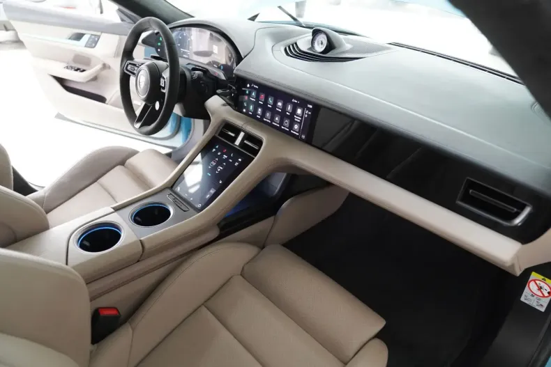 Porsche Taycan din 2022 cu 67.200 km - oferta POR159904 - foto 16