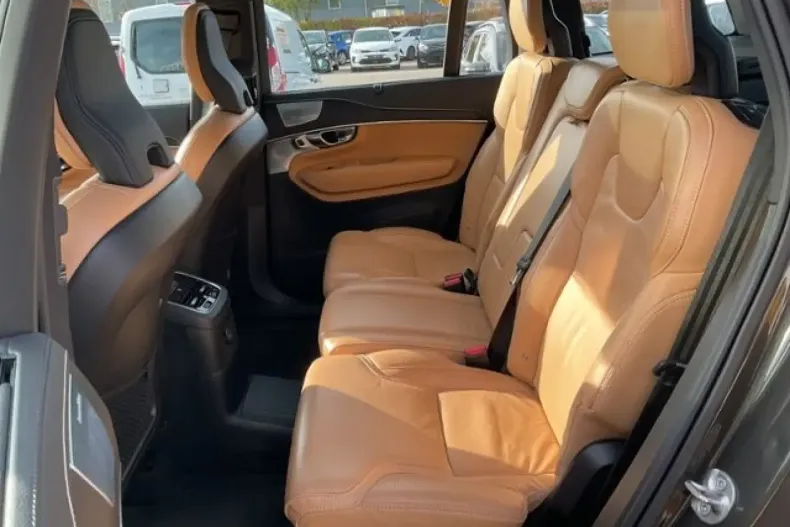 Volvo XC90 din 2022 cu 70.300 km - oferta VOL159906 - foto 19