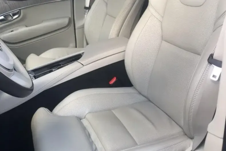 Volvo XC90 din 2022 cu 20.828 km - oferta VOL159907 - foto 9