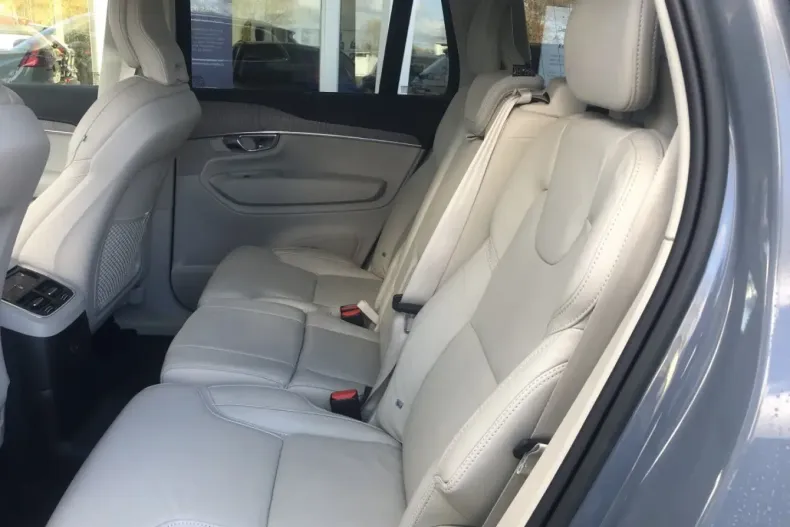 Volvo XC90 din 2022 cu 20.828 km - oferta VOL159907 - foto 10