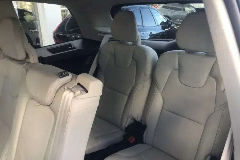 Volvo XC90 din 2022 cu 20.828 km - oferta VOL159907 - foto 11