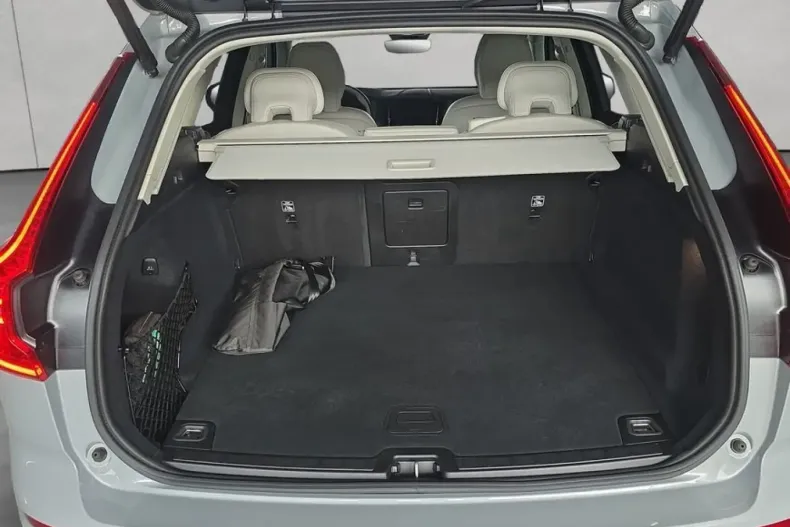 Volvo XC60 din 2024 cu 16.838 km - oferta VOL159909 - foto 6