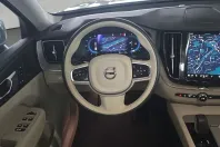 Volvo XC60 din 2024 cu 16.838 km - oferta VOL159909 - foto 8
