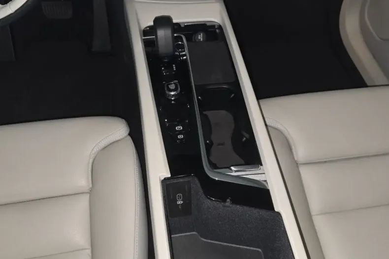 Volvo XC60 din 2024 cu 16.838 km - oferta VOL159909 - foto 13