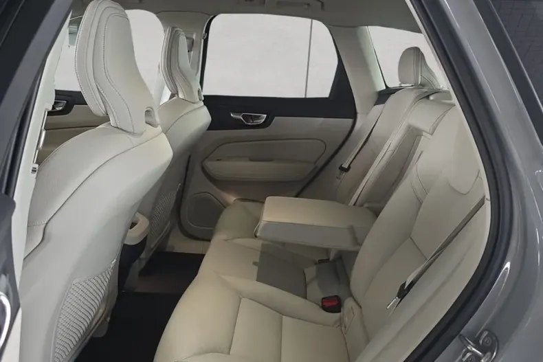 Volvo XC60 din 2024 cu 16.838 km - oferta VOL159909 - foto 15