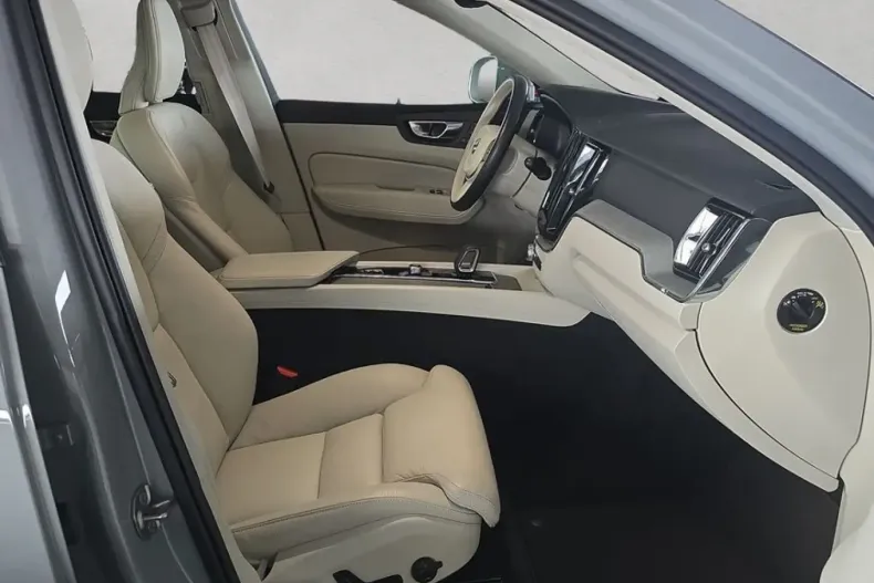 Volvo XC60 din 2024 cu 16.838 km - oferta VOL159909 - foto 16