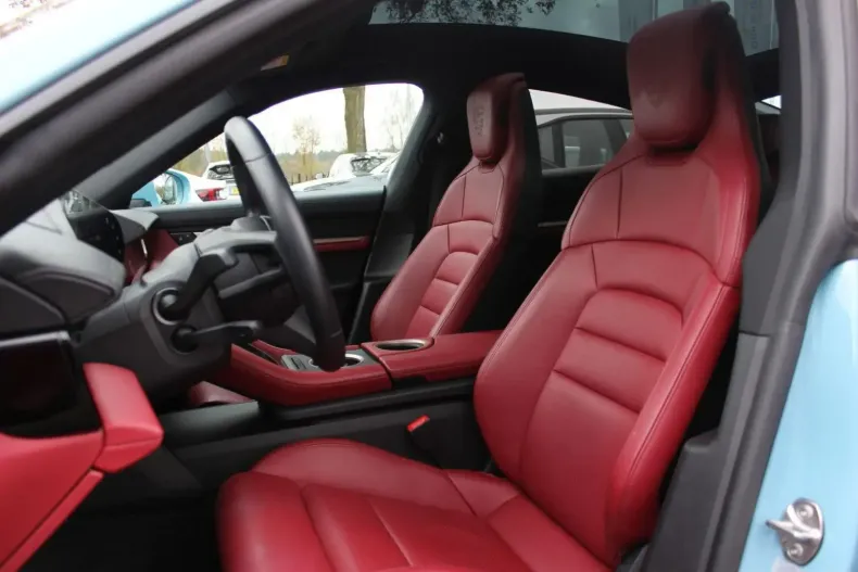 Porsche Taycan din 2022 cu 33.045 km - oferta POR159911 - foto 11