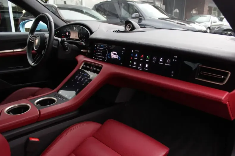 Porsche Taycan din 2022 cu 33.045 km - oferta POR159911 - foto 16