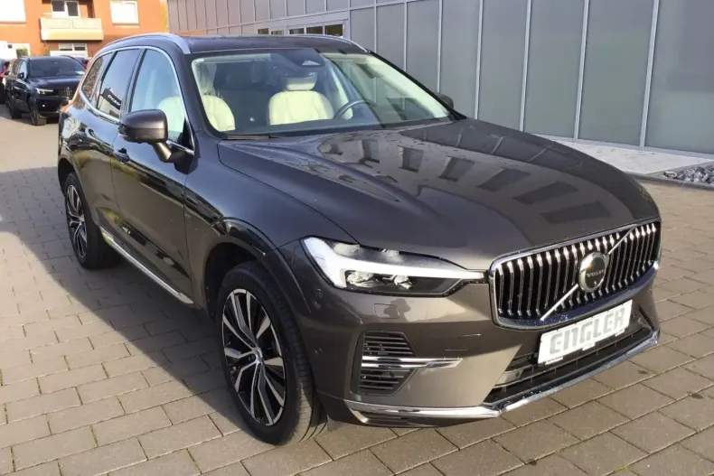 Volvo XC60 din 2022 cu 45.128 km - oferta VOL159912 - foto 1