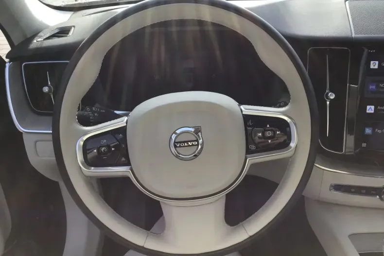 Volvo XC60 din 2022 cu 45.128 km - oferta VOL159912 - foto 18