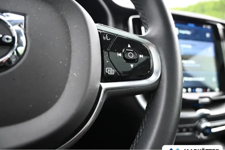 Volvo XC60 din 2022 cu 76.040 km - oferta VOL159914 - foto 17