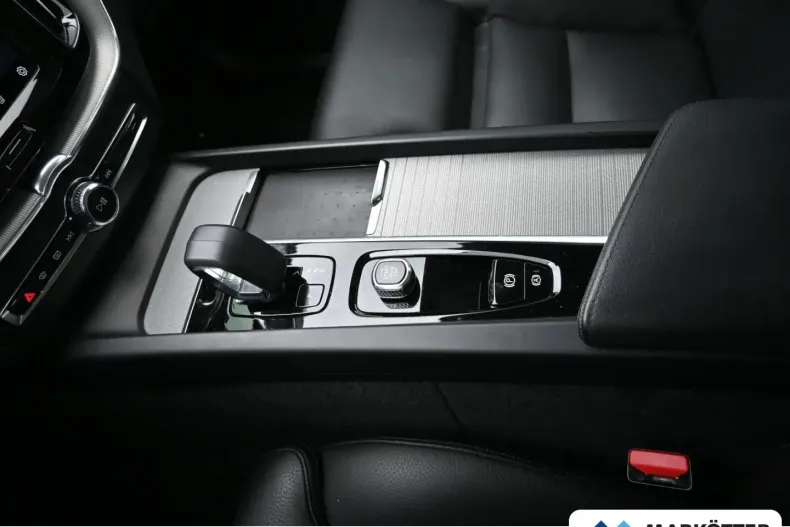 Volvo XC60 din 2022 cu 76.040 km - oferta VOL159914 - foto 29