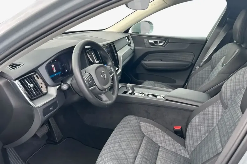Volvo XC60 din 2024 cu 11.851 km - oferta VOL159915 - foto 10