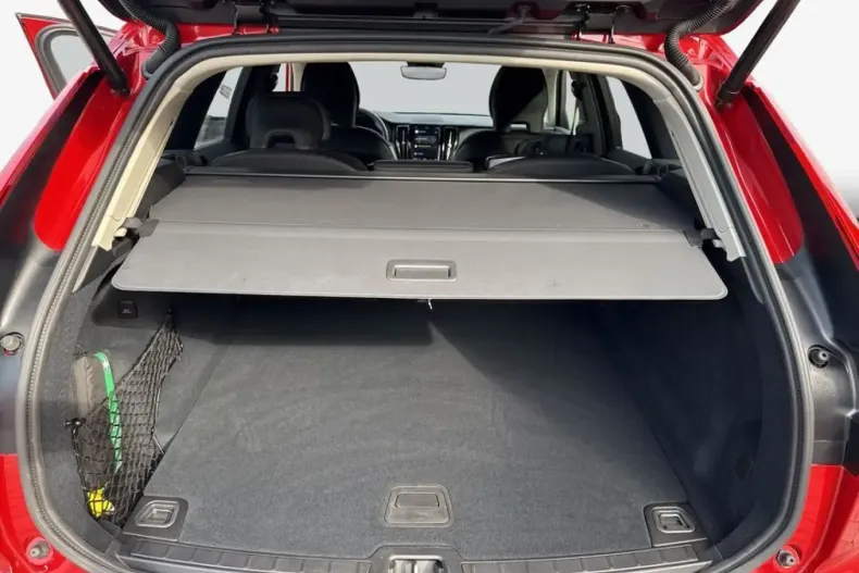 Volvo XC60 din 2024 cu 7.176 km - oferta VOL159916 - foto 8