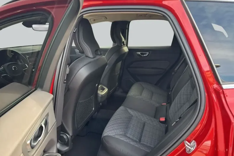 Volvo XC60 din 2024 cu 7.176 km - oferta VOL159916 - foto 10