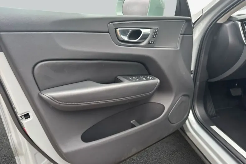 Volvo XC60 din 2024 cu 21.252 km - oferta VOL159917 - foto 15