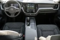 Volvo XC60 din 2022 cu 8.500 km - oferta VOL159918 - foto 8