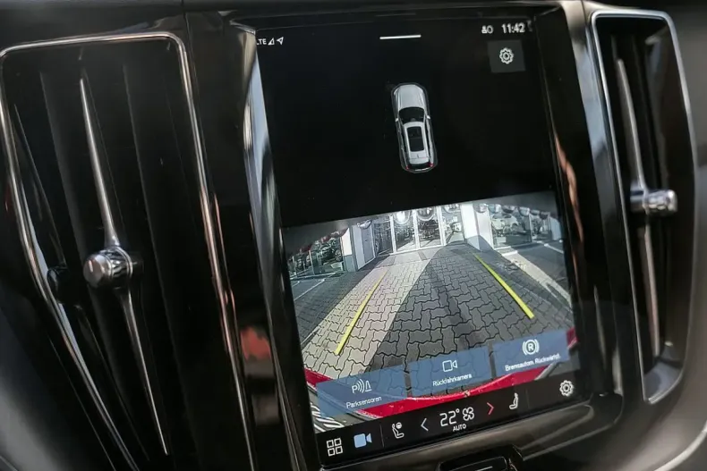 Volvo XC60 din 2022 cu 8.500 km - oferta VOL159918 - foto 13