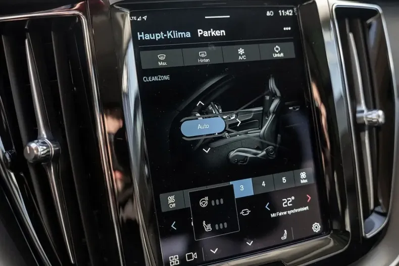 Volvo XC60 din 2022 cu 8.500 km - oferta VOL159918 - foto 16