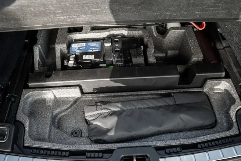 Volvo XC60 din 2022 cu 8.500 km - oferta VOL159918 - foto 28