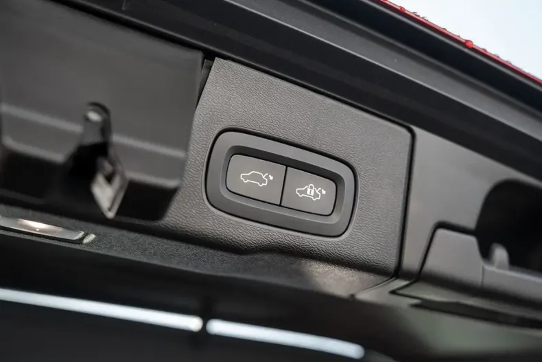 Volvo XC60 din 2022 cu 8.500 km - oferta VOL159918 - foto 29