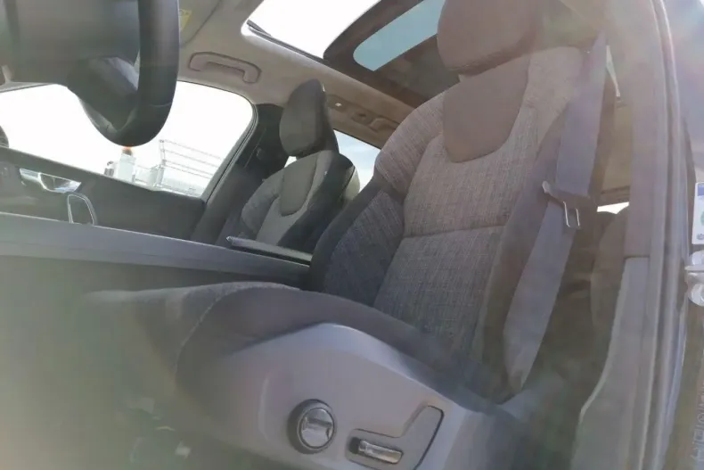 Volvo XC60 din 2022 cu 81.533 km - oferta VOL159921 - foto 21