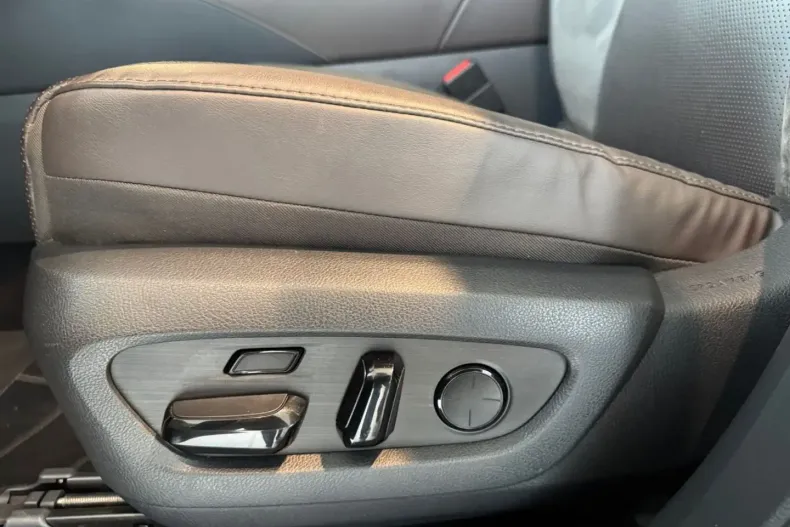 Lexus RX 450 din 2023 cu 49.288 km - oferta LEX159923 - foto 31