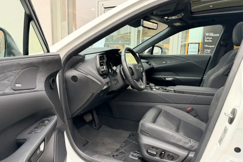 Lexus RX 450 din 2023 cu 46.754 km - oferta LEX159924 - foto 6