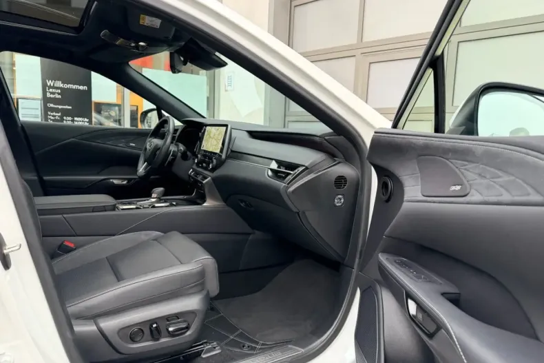 Lexus RX 450 din 2023 cu 46.754 km - oferta LEX159924 - foto 7