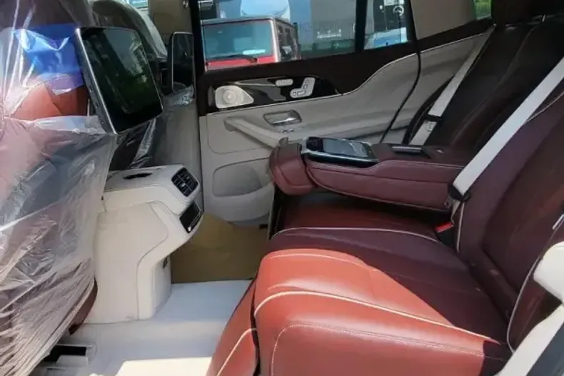 Mercedes-Benz GLS 600 din 2026 cu 5 km - oferta MER159947 - foto 9