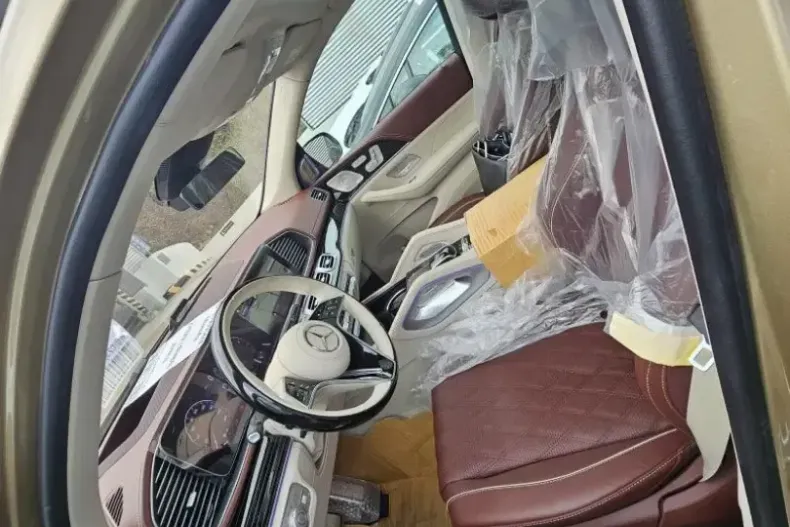 Mercedes-Benz GLS 600 din 2026 cu 5 km - oferta MER159947 - foto 11