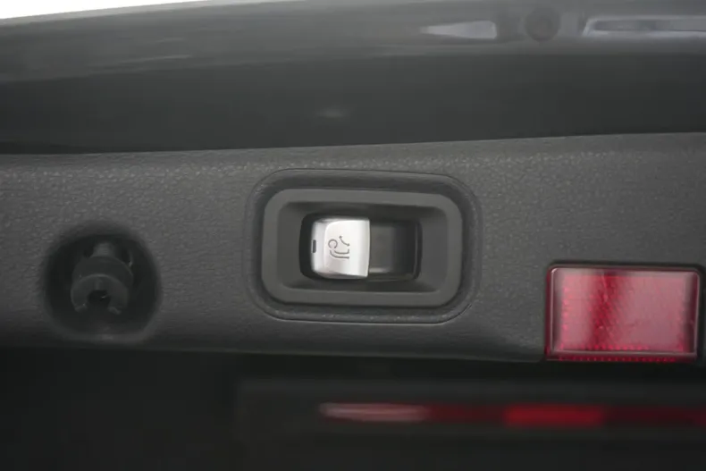 Mercedes-Benz E 300 din 2021 cu 99.000 km - oferta MER159948 - foto 33