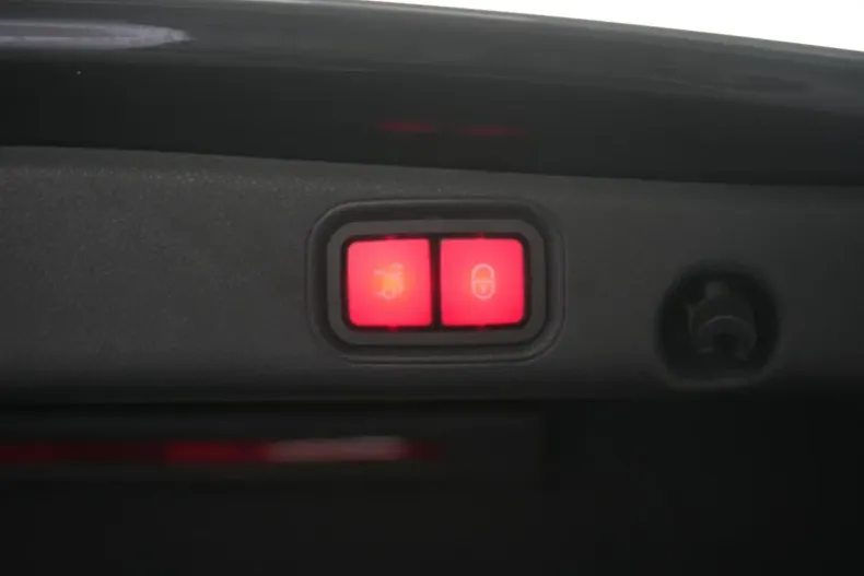 Mercedes-Benz E 300 din 2021 cu 99.000 km - oferta MER159948 - foto 34