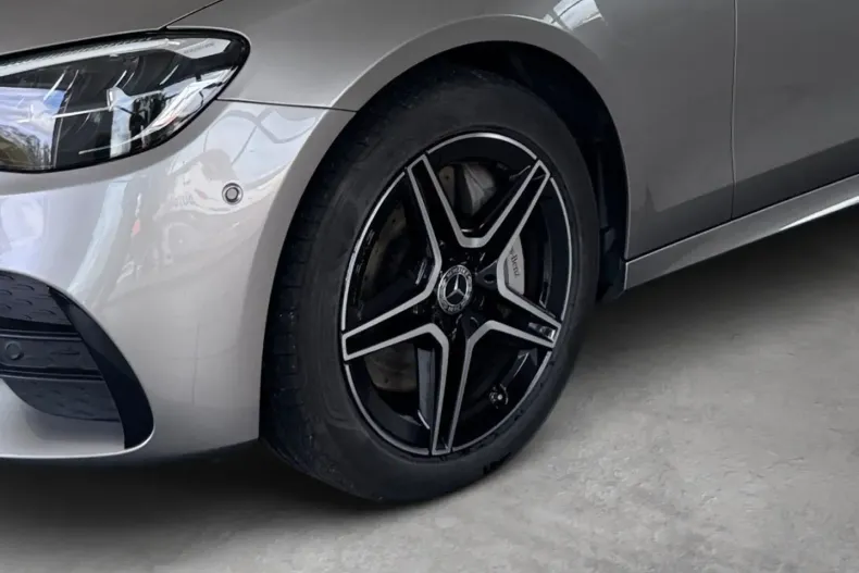 Mercedes-Benz E 300 din 2022 cu 86.009 km - oferta MER159949 - foto 5